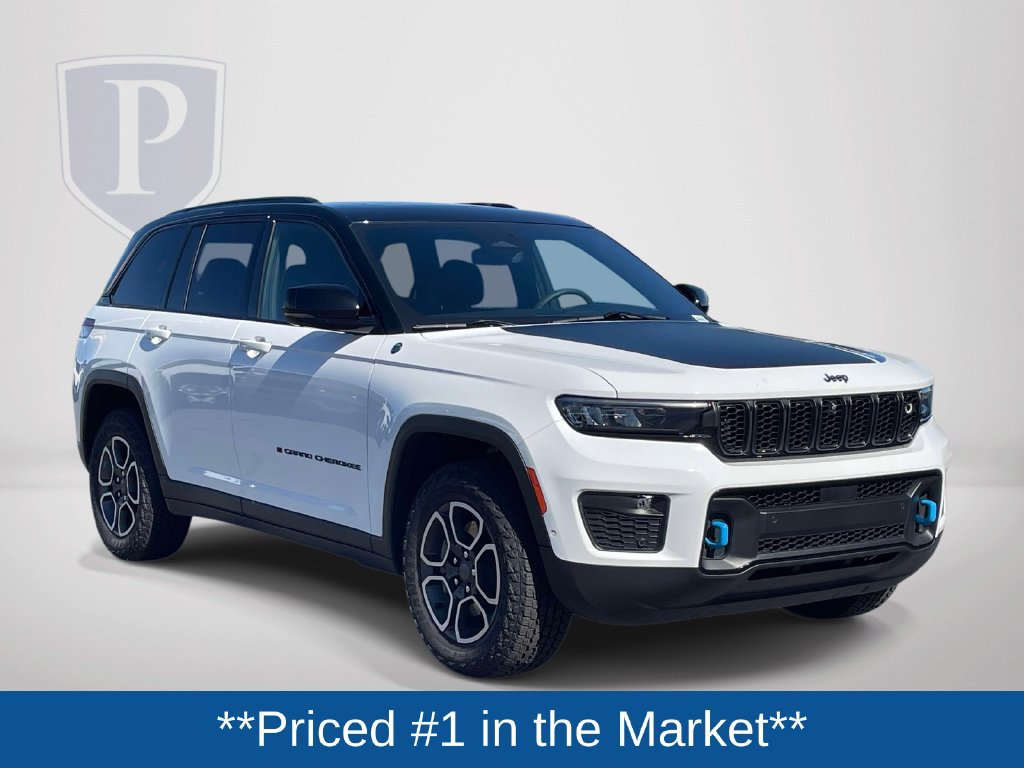 Certified 2023 Jeep Grand Cherokee Trailhawk w/ Advanced Protech Group II AWD/4WD image 2