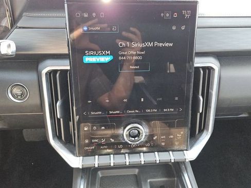 Used 2025 GMC Acadia Elevation FWD image 17