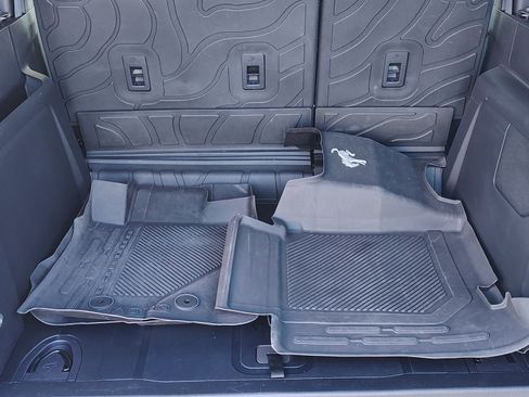 Used 2024 Ford Bronco Badlands image 8