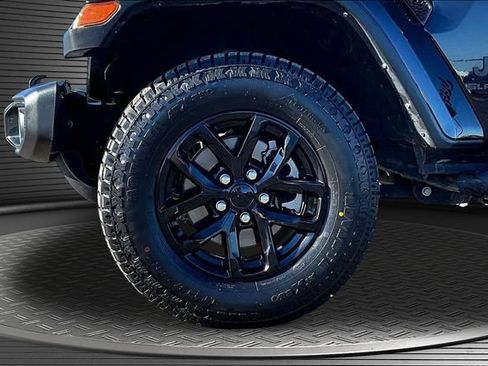 Used 2022 Jeep Gladiator Sport AWD/4WD image 35