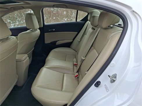 Used 2016 Acura ILX 2.4L image 10