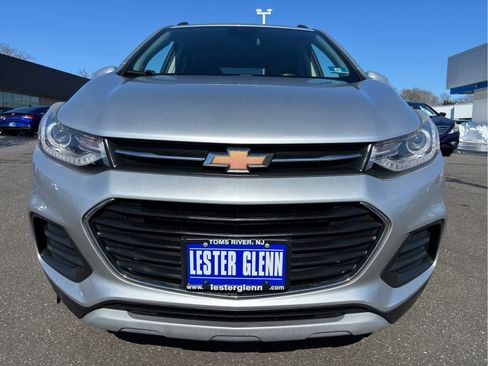 Used 2018 Chevrolet Trax LT w/ LT Convenience Package image 4