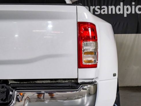Used 2022 RAM 3500 Tradesman RWD image 32