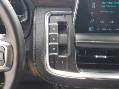Used 2023 Chevrolet Suburban Premier RWD image 27