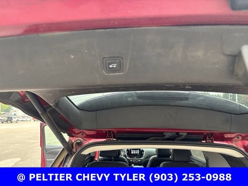 Used 2019 Chevrolet Traverse Premier w/ Driver Confidence II Package FWD image 24