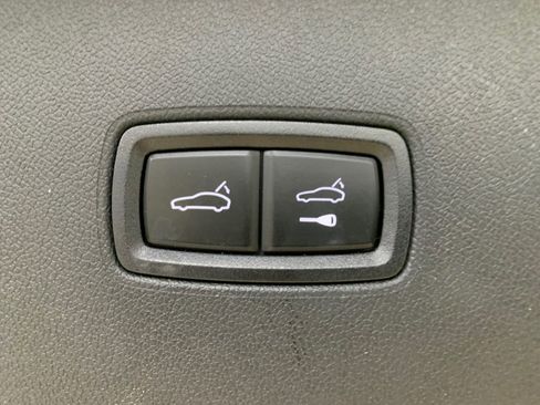 Used 2024 Porsche Cayenne S w/ Premium Package AWD/4WD image 67