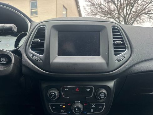 Used 2018 Jeep Compass Latitude w/ Popular Equipment Group image 14