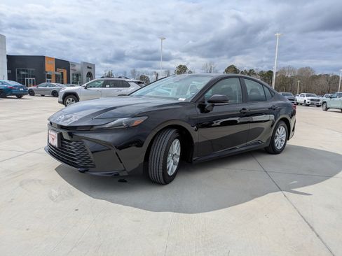 New 2026 Toyota Camry LE image 3