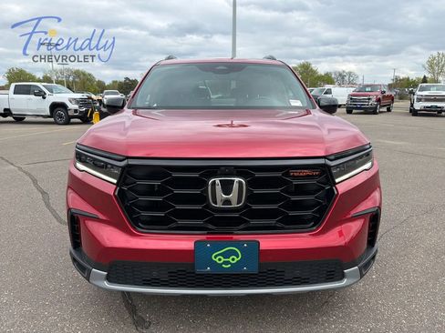 Used 2025 Honda Pilot TrailSport image 9