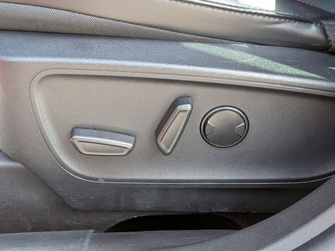 Certified 2025 Ford Escape ST-Line image 19