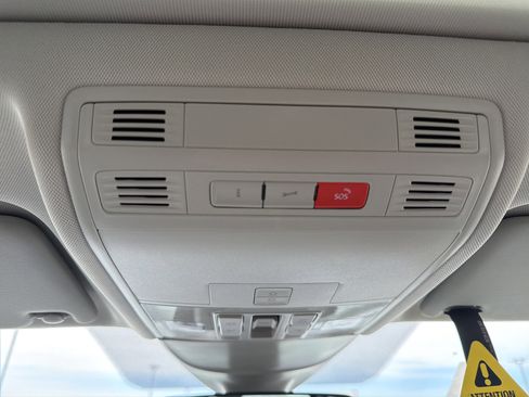 New 2026 Volkswagen Taos SE AWD/4WD image 24