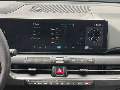 Used 2025 Kia K4 LXS image 17