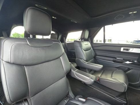 Used 2024 Ford Explorer ST w/ Equipment Group 401A image 17