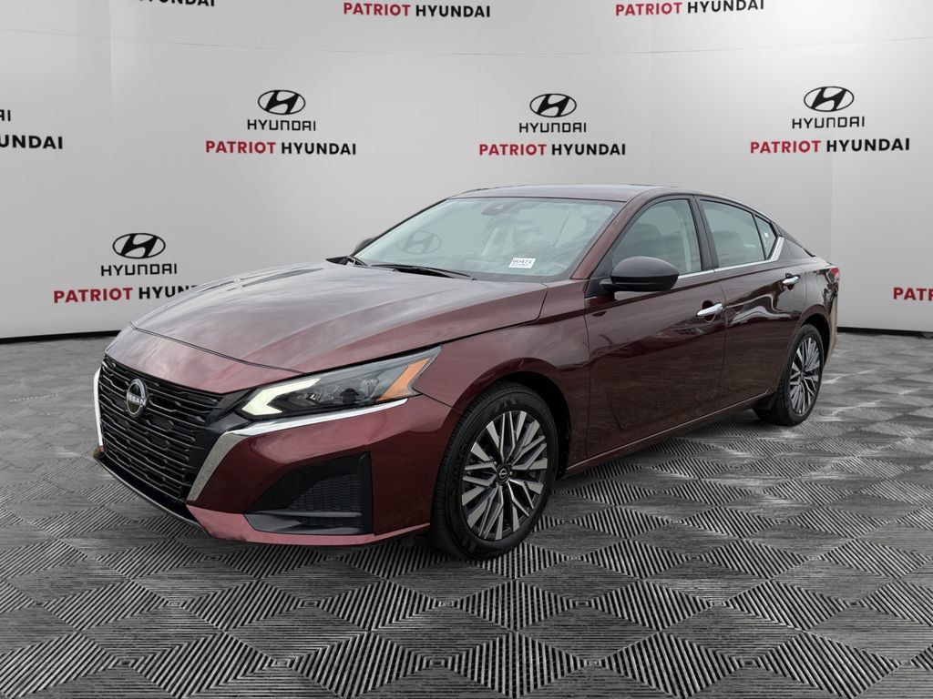Used 2025 Nissan Altima 2.5 SV FWD image 7