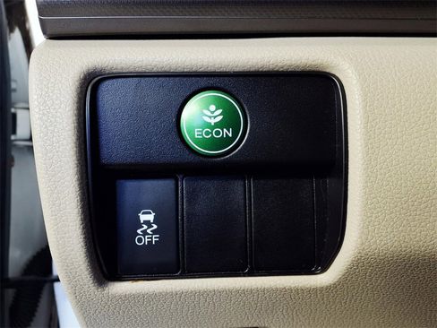 Used 2015 Honda Accord LX image 17