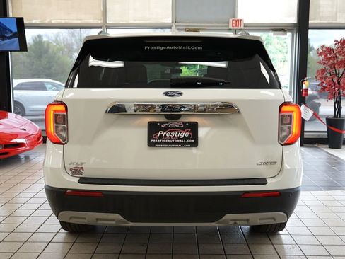 Used 2023 Ford Explorer XLT w/ Equipment Group 202A AWD/4WD image 17