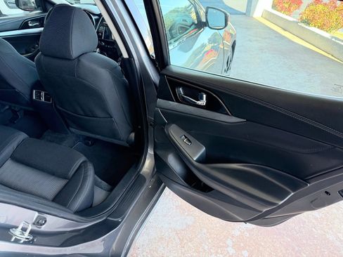 Used 2018 Nissan Maxima 3.5 S image 14