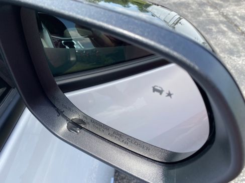 New 2025 Chevrolet Traverse LT image 36