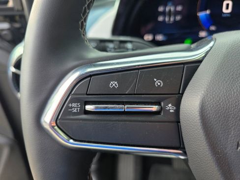 Used 2025 Chevrolet Equinox EV LT image 21