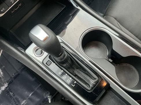 Used 2024 Nissan Altima 2.5 SV image 31