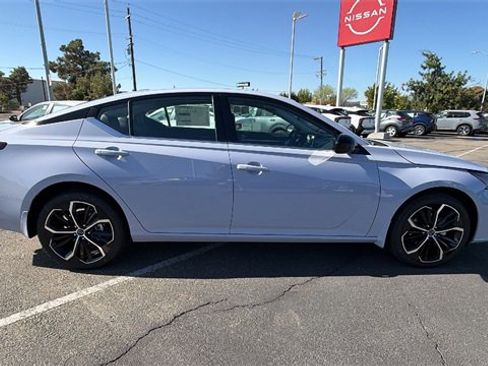 New 2025 Nissan Altima 2.5 SR image 3