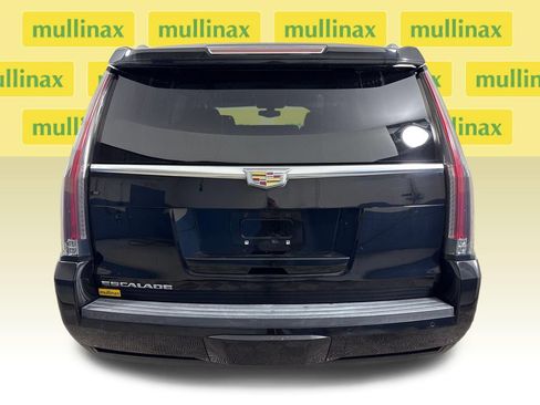 Used 2018 Cadillac Escalade 2WD image 16