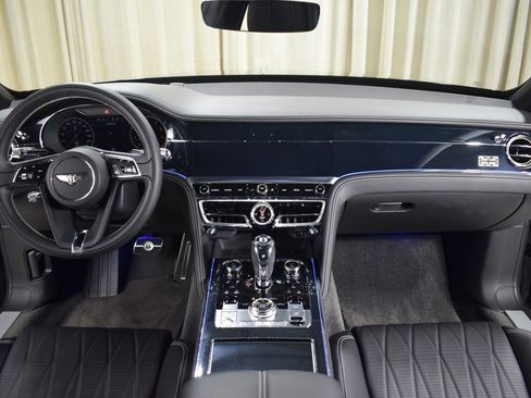 Certified 2020 Bentley Flying Spur W12 image 2