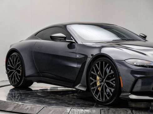 Used 2023 Aston Martin V12 Vantage RWD image 31