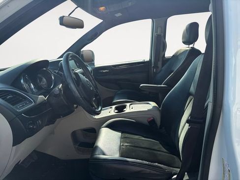 Used 2017 Dodge Grand Caravan SXT FWD image 9