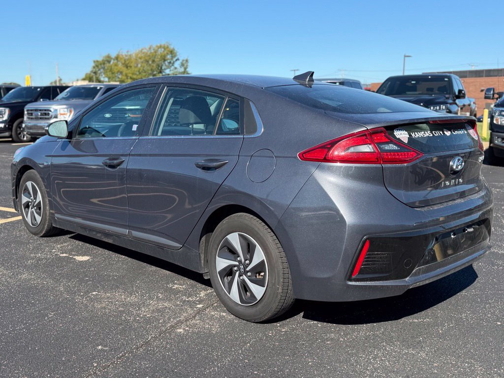 Used 2017 Hyundai Ioniq SEL FWD image 5