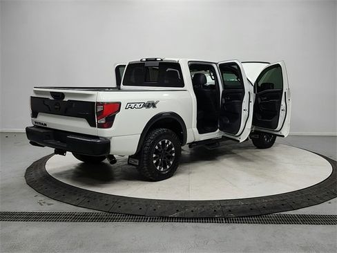 Used 2020 Nissan Titan PRO-4X w/ Pro-4x Convenience Package image 15