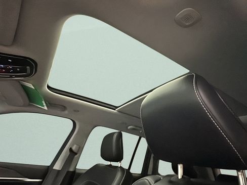 Used 2022 Jeep Grand Cherokee Limited 4xe image 12