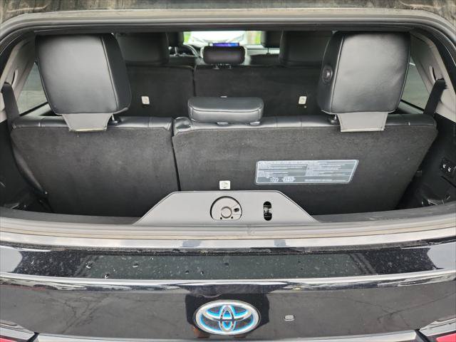 Certified 2023 Toyota Sequoia SR5 w/ SR5 Premium Package AWD/4WD image 32