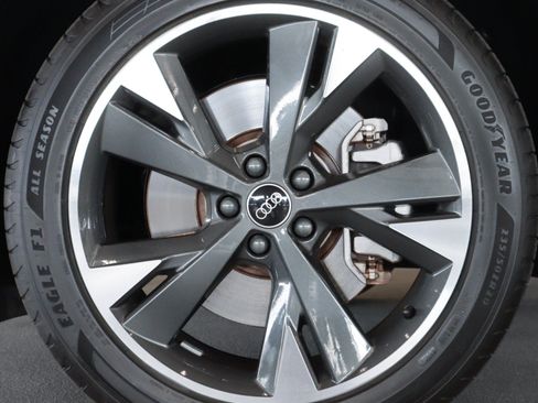 Used 2024 Audi Q4 e-tron Premium AWD/4WD image 7