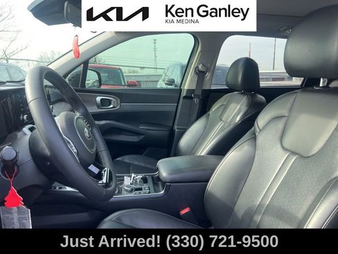 Certified 2021 Kia Sorento EX w/ EX AWD X-Line Package image 11
