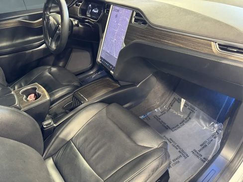 Used 2016 Tesla Model X 90D image 5