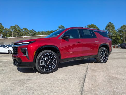 New 2026 Chevrolet Traverse High Country FWD image 2