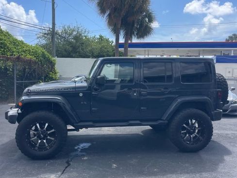 Used 2017 Jeep Wrangler Unlimited Sahara AWD/4WD image 2