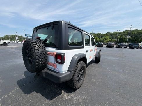 Used 2025 Jeep Wrangler Unlimited Sport AWD/4WD image 5