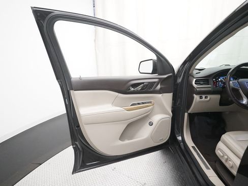 Used 2018 GMC Acadia Denali w/ Technology Package image 28