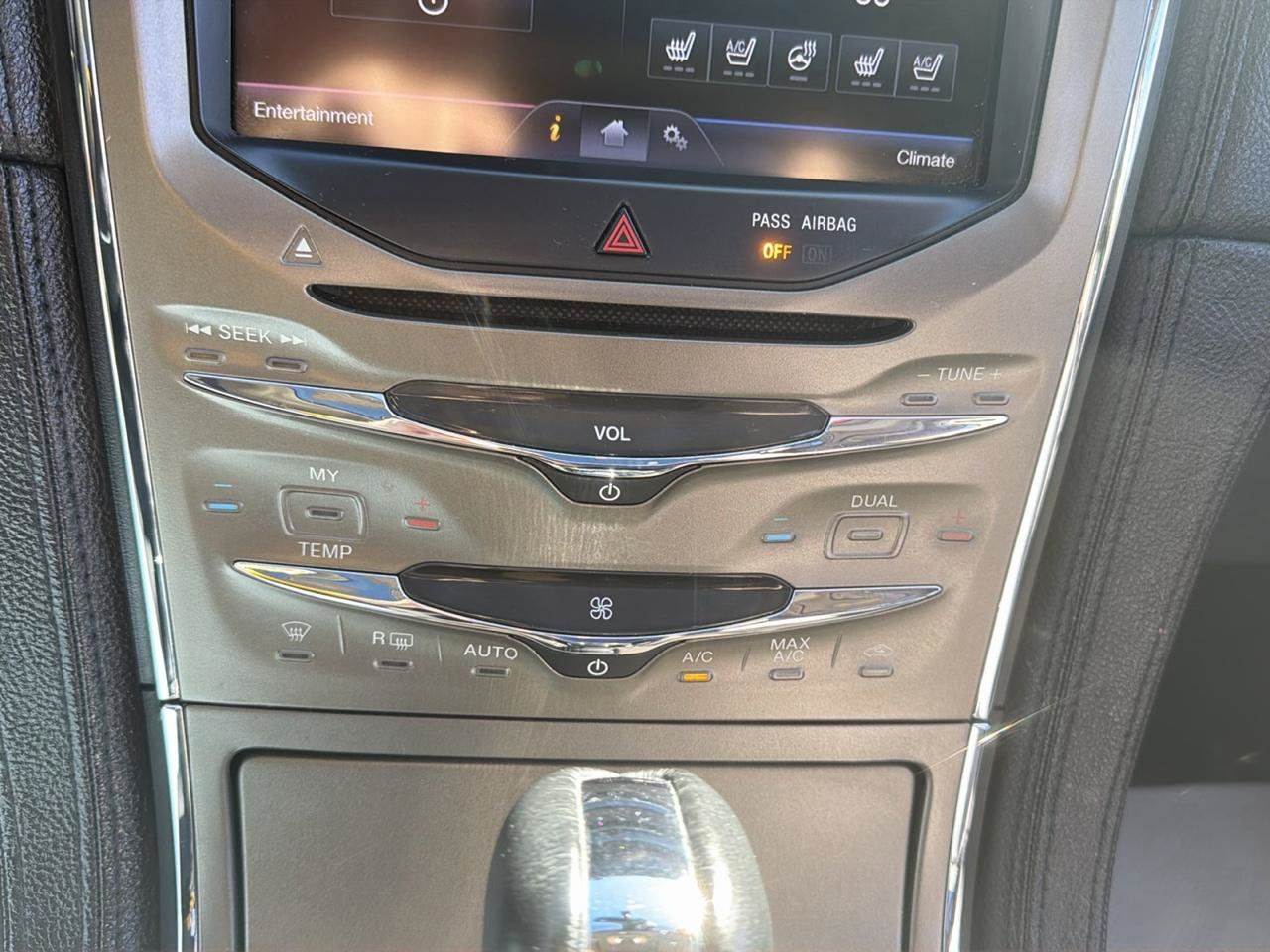 Used 2013 Lincoln MKX AWD image 20