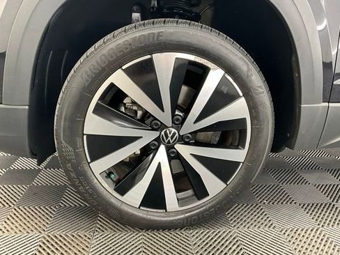 Used 2022 Volkswagen Taos SE FWD image 26