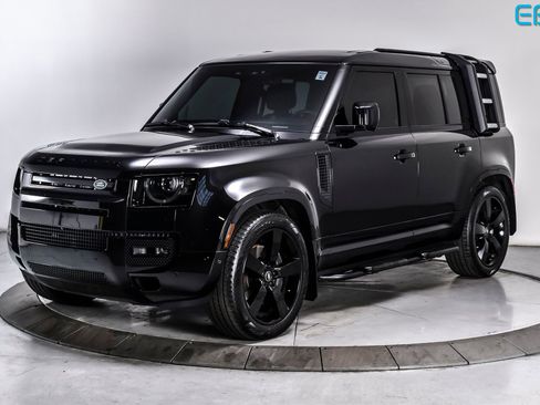 Used 2025 Land Rover Defender 110 X-Dynamic SE AWD/4WD image 2