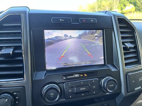 Used 2020 Ford F150 XLT w/ Equipment Group 302A Luxury AWD/4WD image 15