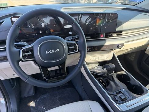 New 2026 Kia Carnival EX FWD image 16