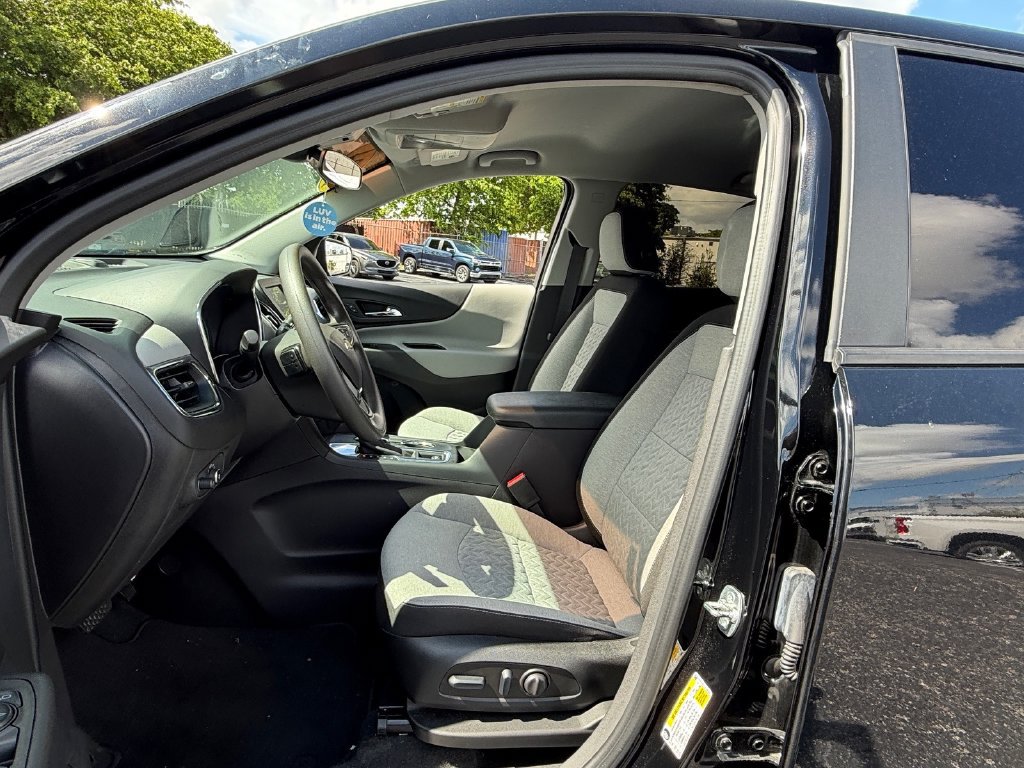 Used 2024 Chevrolet Equinox LS w/ LS Convenience Package FWD image 9