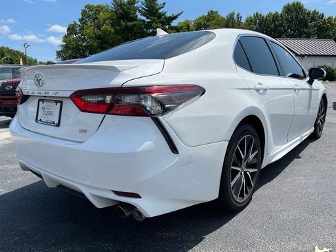 Used 2021 Toyota Camry SE FWD image 10