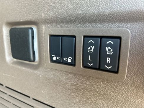 Certified 2024 GMC Yukon XL Denali RWD image 45