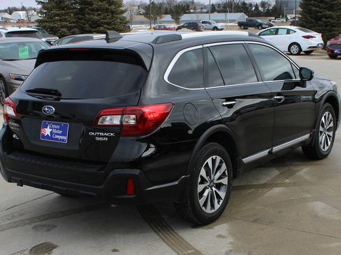 Used 2019 Subaru Outback 3.6R Touring AWD/4WD image 6