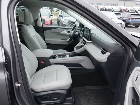 New 2026 Ford Explorer Active w/ Active Comfort Package image 28